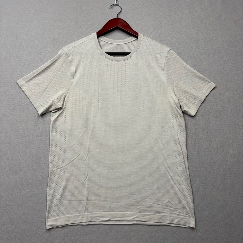 Lululemon T-Shirt Mens Large Gray Metal Vent Tech Short Sleeve Mesh Performance